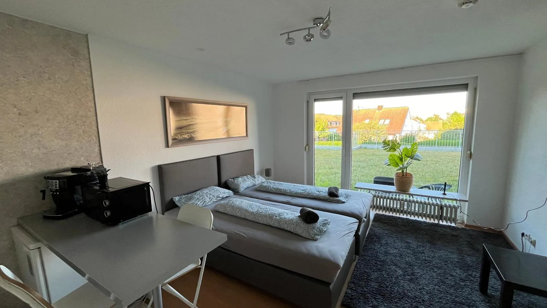 Ruhige Sonnige Wohnung Mit Rooftopterrasse Nahe Universitaet Gerbrunn
