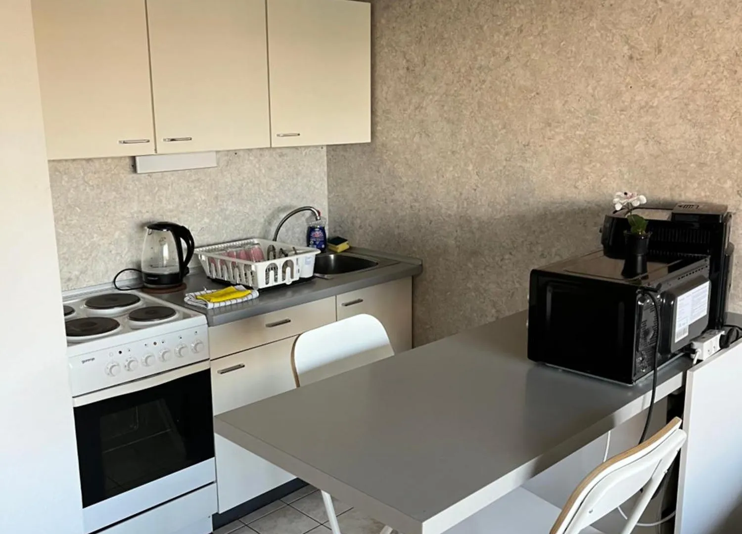 Apartment Ruhige Sonnige Wohnung Mit Rooftopterrasse Nahe Universitaet Gerbrunn